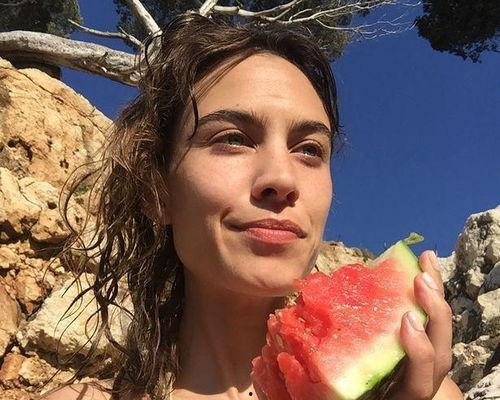 欧美娱乐圈吃瓜网站,揭秘明星们的幕后故事! 第1张 欧美娱乐圈吃瓜网站,揭秘明星们的幕后故事! 第1张